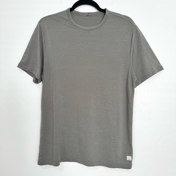 Vuori Marina Stripe Short Sleeve Shirt Men's Medium Gray Performance Active Gym - Picture 1 of 10